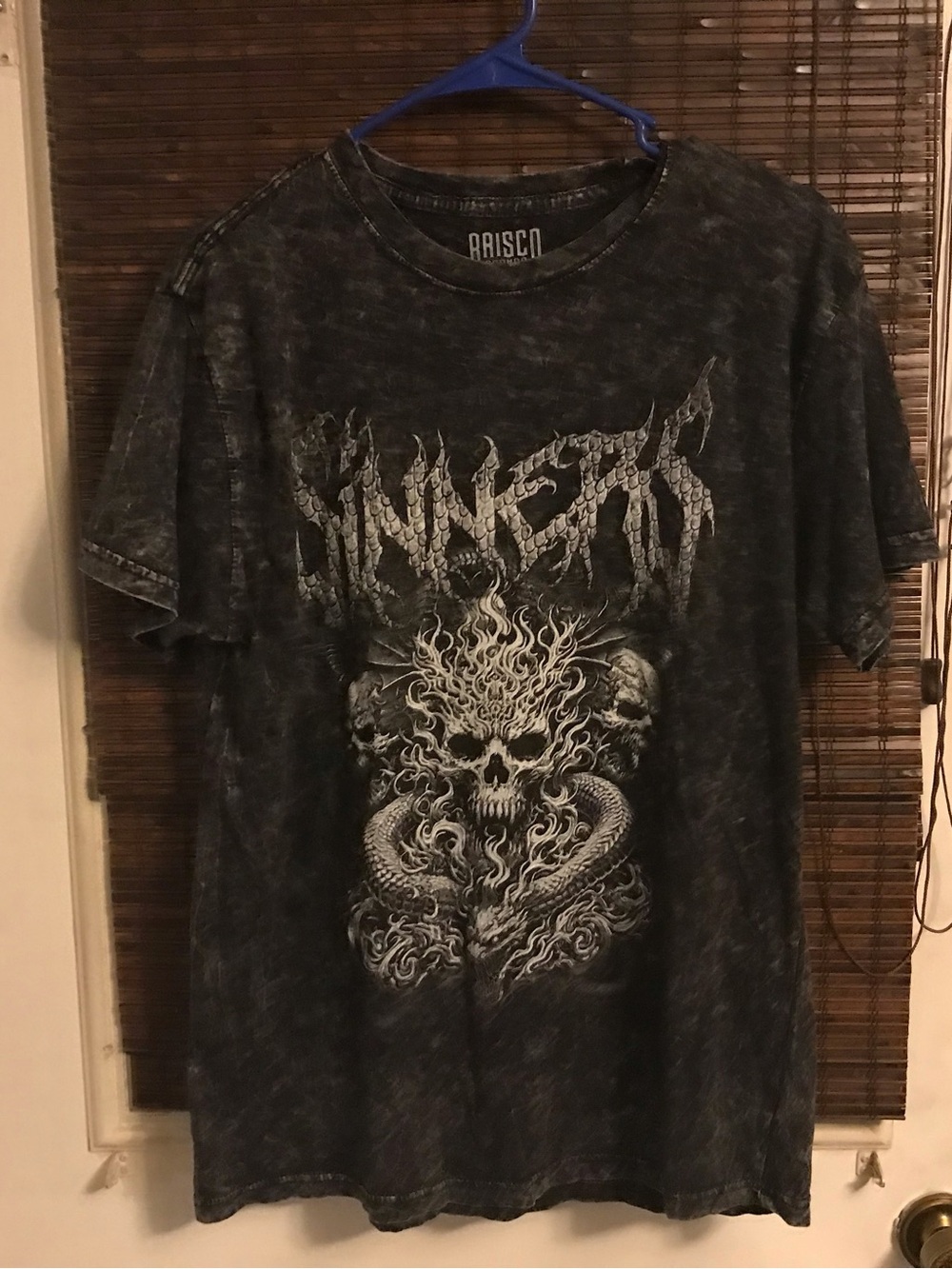 The Brisco Brains Men’s Y2K Graphic Tee in size L is a stylish and nostalgic add